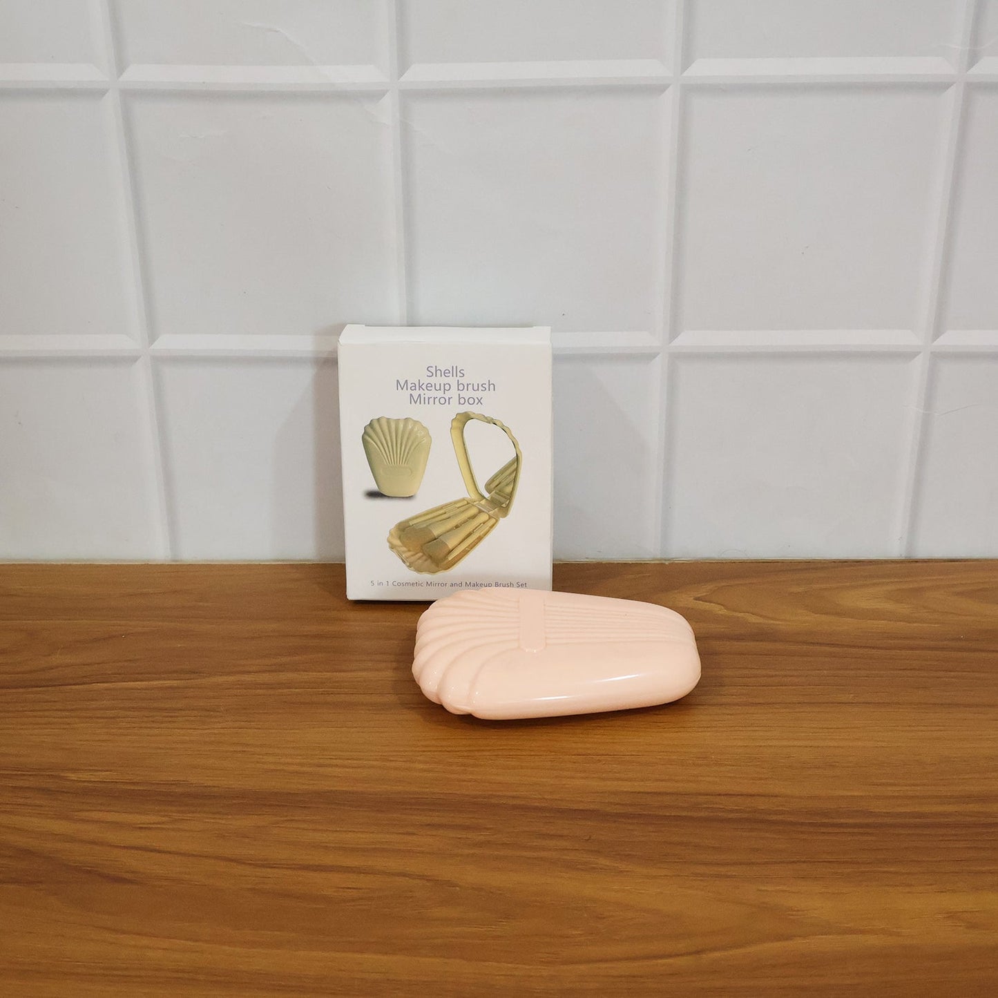 Makeup brushes with compact mirror box